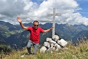 04 Spettacolare panorama dal Pizzo Badile (2044 m) verso le alte cime orobiche di Val Brembana